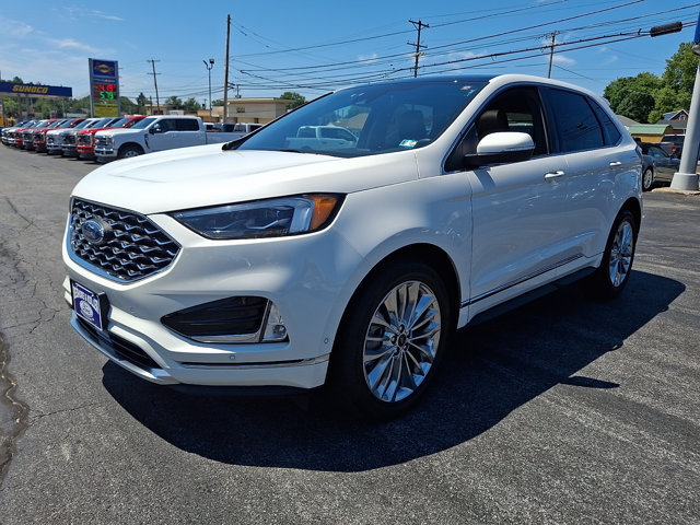 Certified 2022 Ford Edge Titanium w/ Equipment Group 301A AWD/4WD image 3