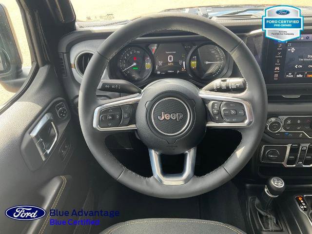 Used 2025 Jeep Wrangler Unlimited Sahara AWD/4WD image 7