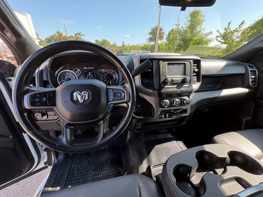 Used 2024 RAM 3500 Tradesman w/ Chrome Appearance Group AWD/4WD image 7