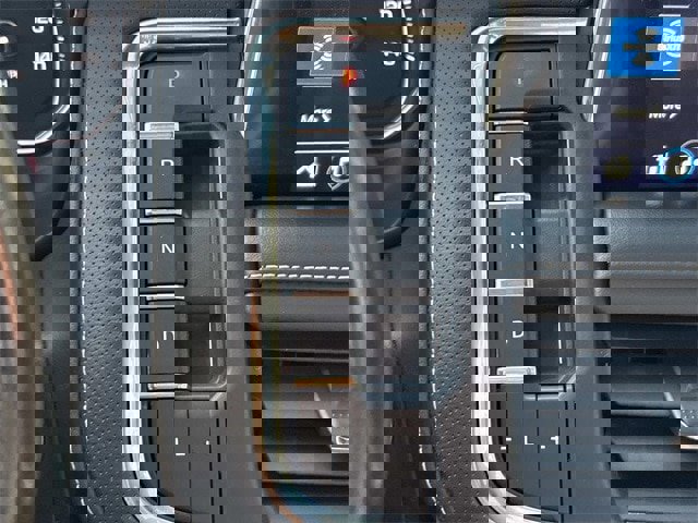 Used 2021 GMC Yukon XL SLT image 32