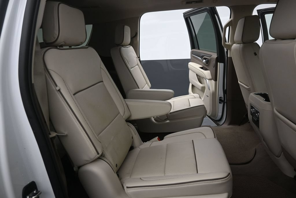 Used 2022 GMC Yukon XL Denali AWD/4WD image 23