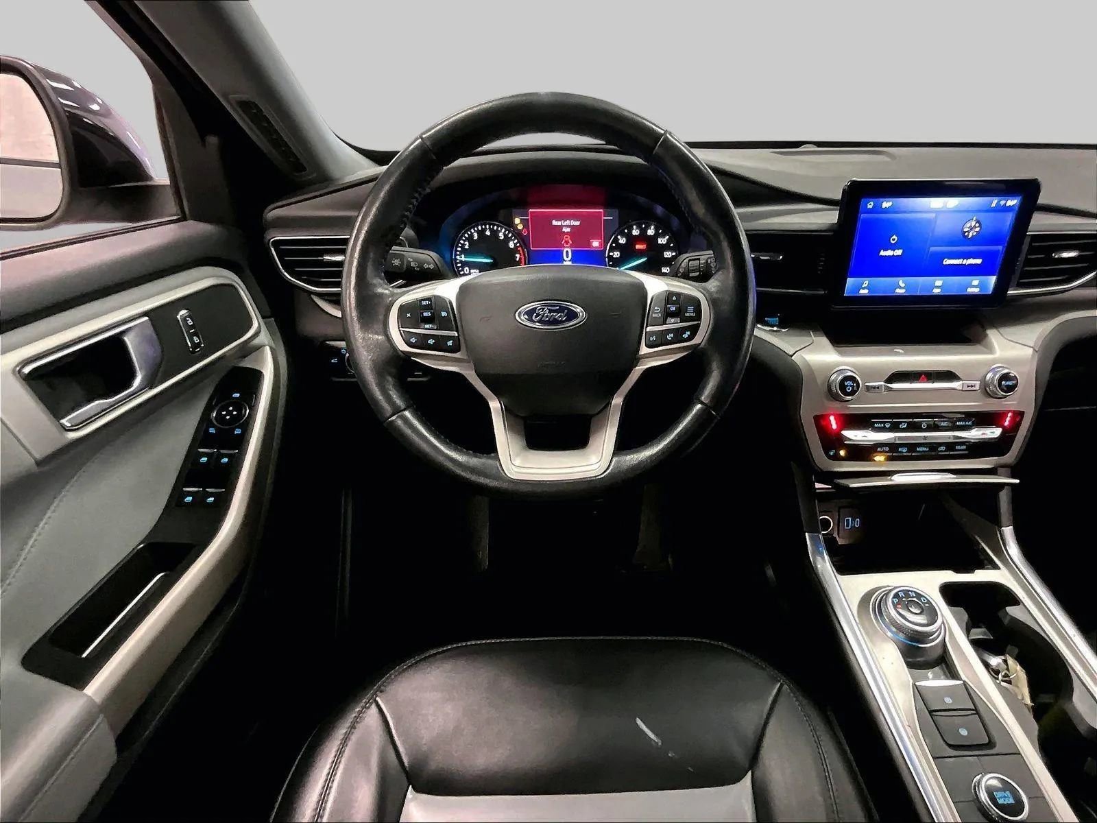 Certified 2023 Ford Explorer XLT w/ Equipment Group 202A image 5