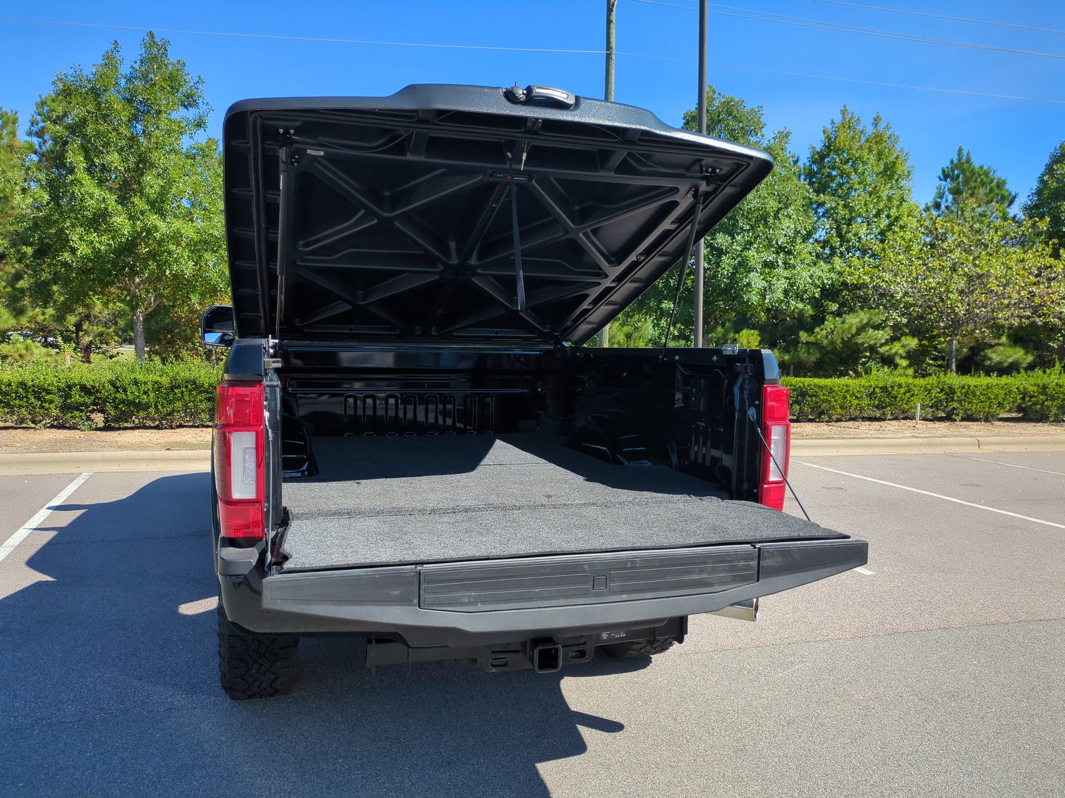 Certified 2022 Ford F250 Platinum w/ Tremor Off-Road Package AWD/4WD image 36