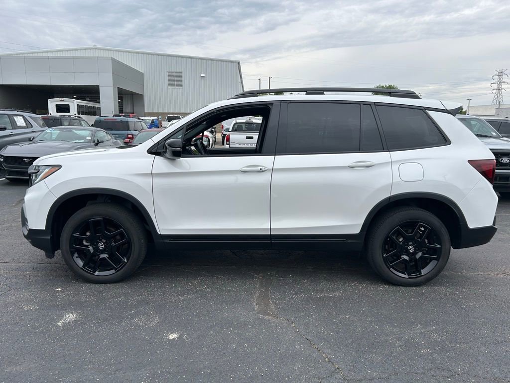 Used 2024 Honda Passport Black Edition image 5
