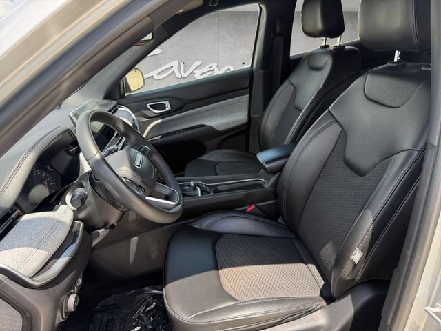 Used 2024 Jeep Compass Latitude AWD/4WD image 20