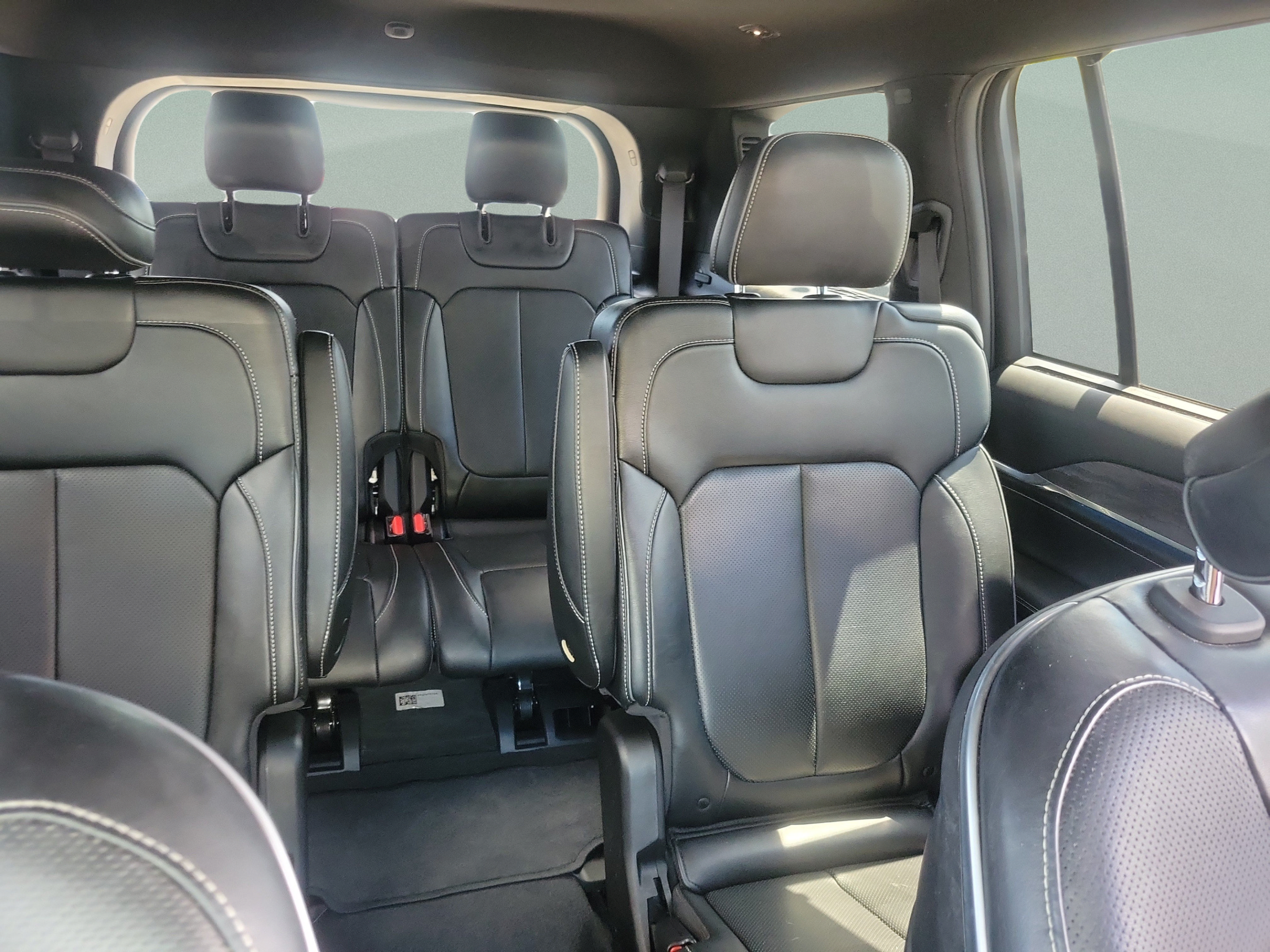 Used 2022 Jeep Grand Cherokee L Overland w/ Luxury Tech Group IV AWD/4WD image 10