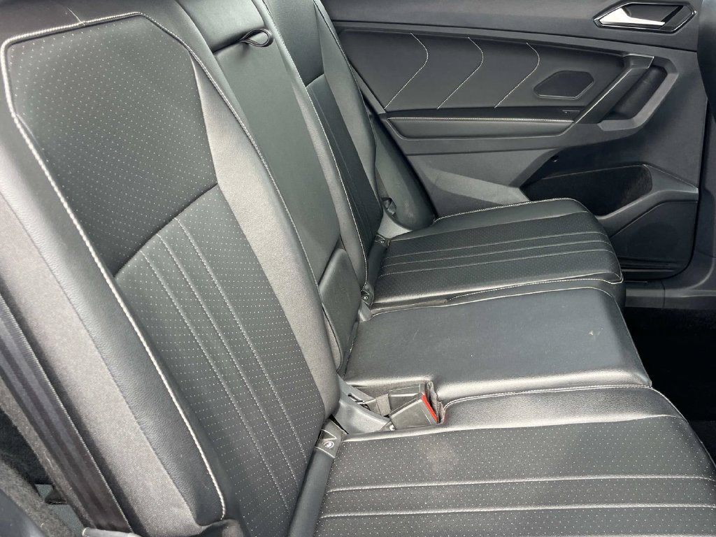 Used 2024 Volkswagen Tiguan SE AWD/4WD image 26