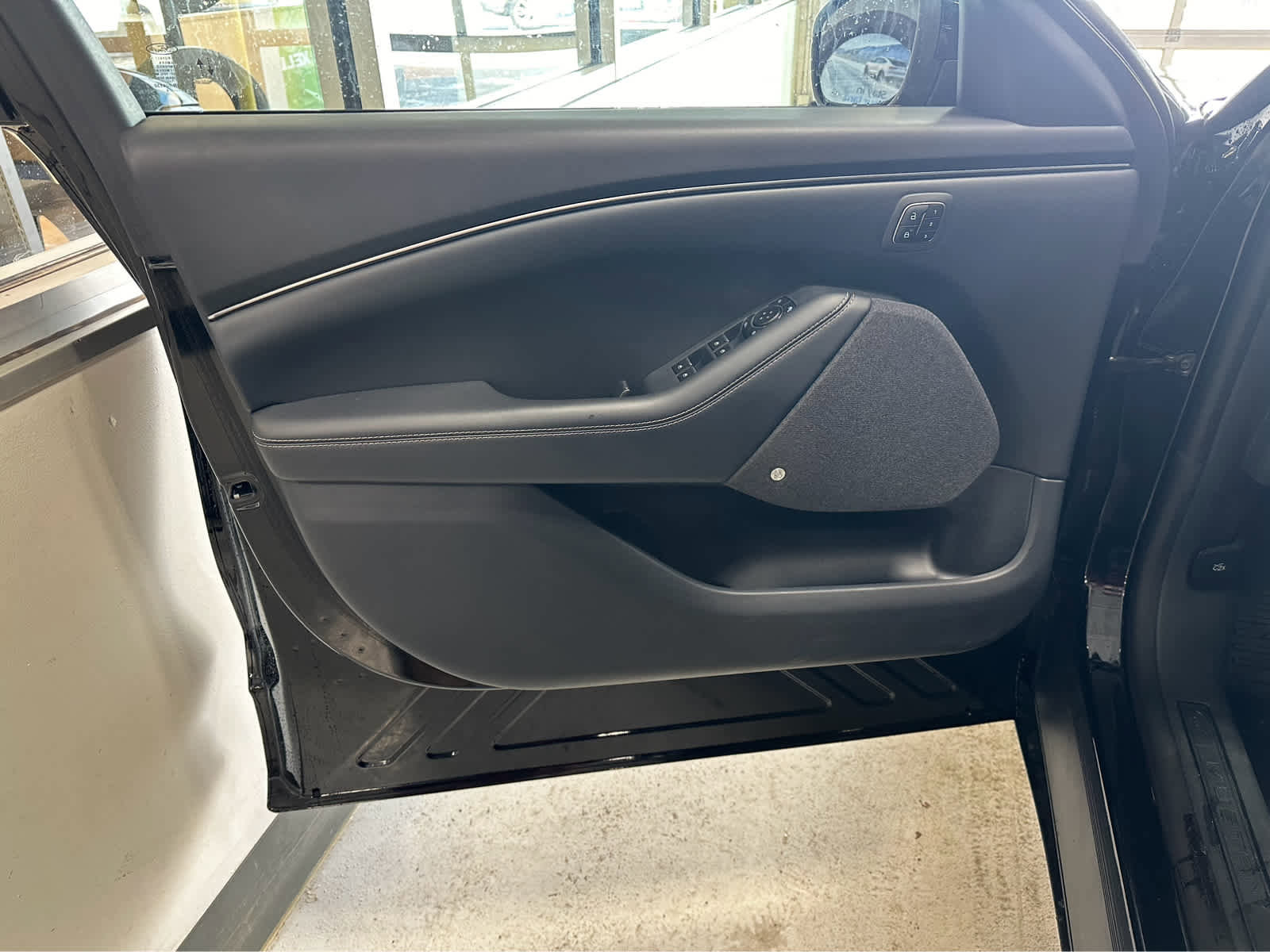 Certified 2025 Ford Mustang Mach-E Premium image 14