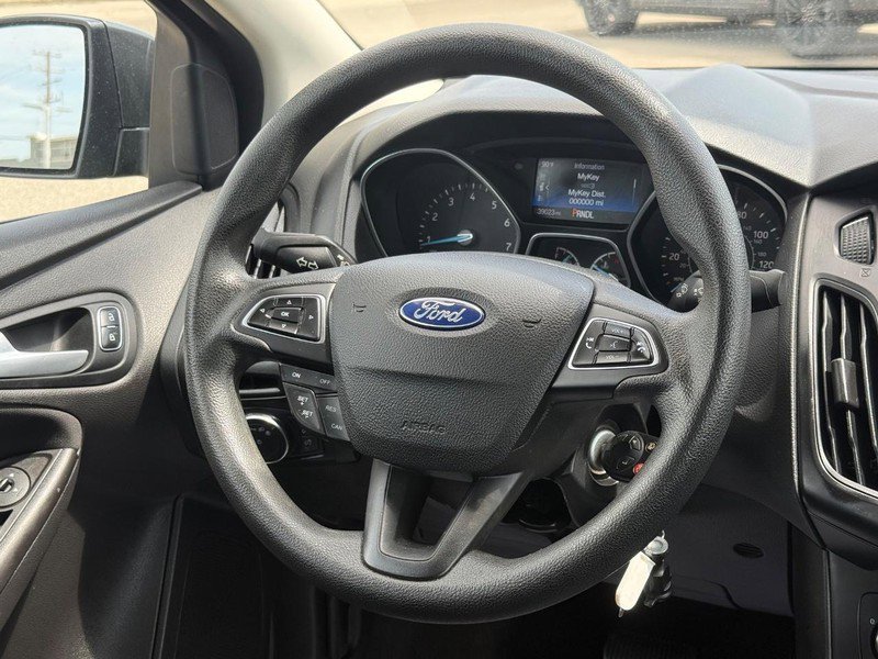Certified 2018 Ford Focus SE FWD image 16