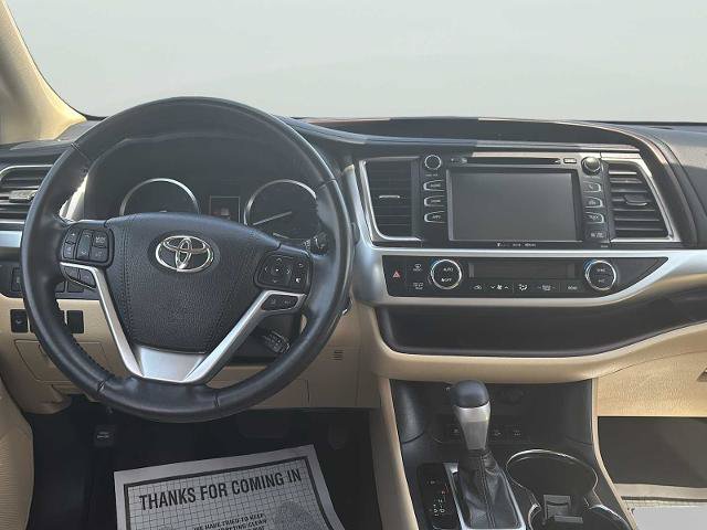 Used 2019 Toyota Highlander XLE AWD/4WD image 34