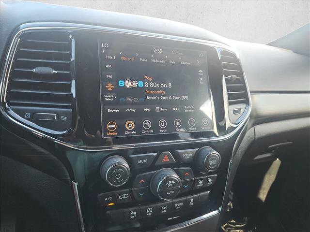 Used 2021 Jeep Grand Cherokee Laredo X AWD/4WD image 14