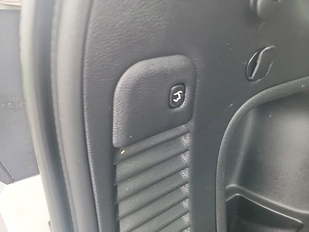 Used 2021 Jeep Grand Cherokee Laredo X image 26