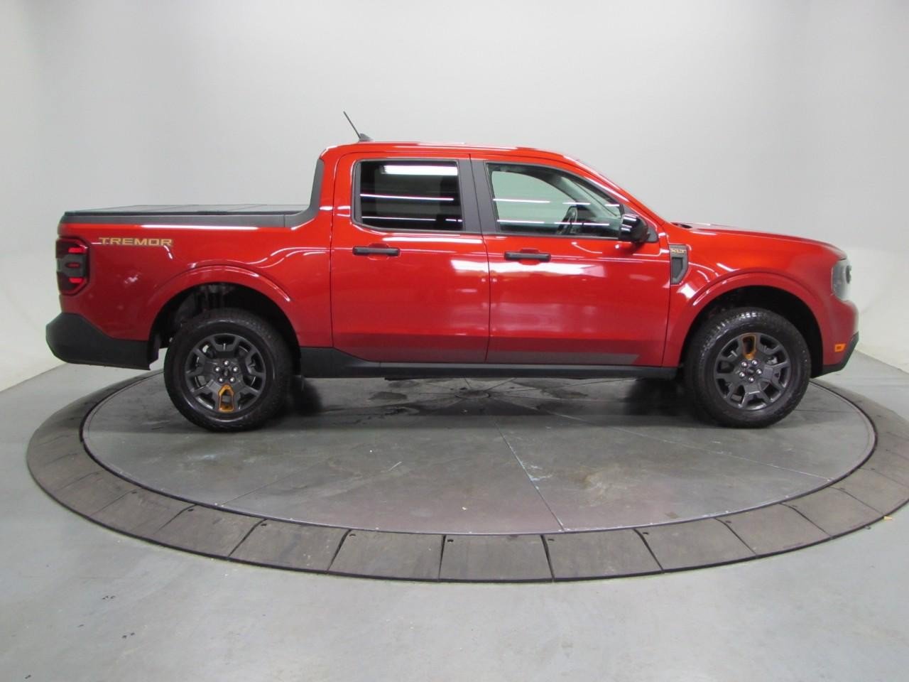 Certified 2024 Ford Maverick Tremor w/ Tremor Off-Road Package AWD/4WD image 8