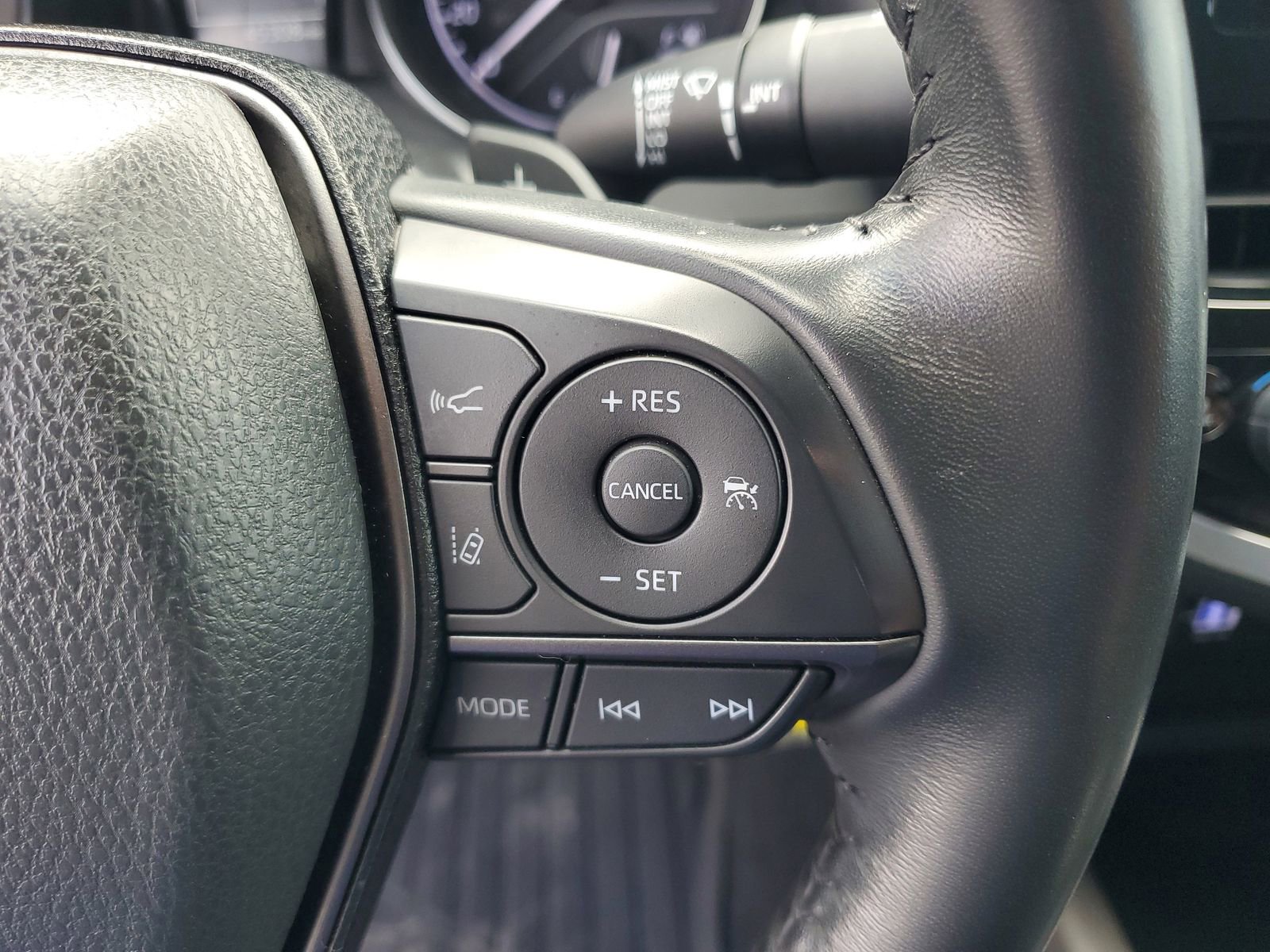 Used 2023 Toyota Camry SE FWD image 21