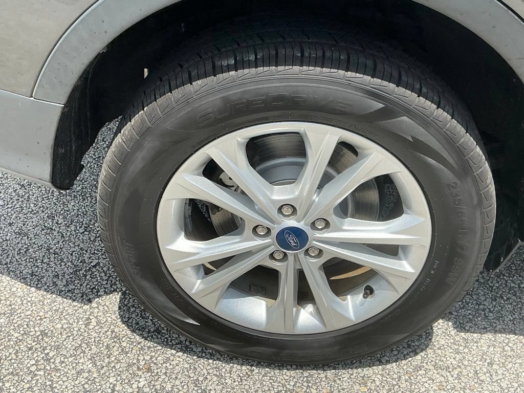 Certified 2019 Ford Escape SE FWD image 16
