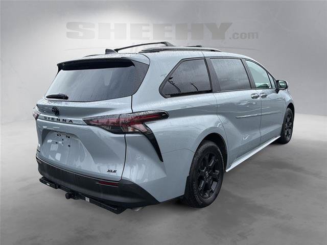 Used 2025 Toyota Sienna XLE Woodland Edition AWD/4WD image 13