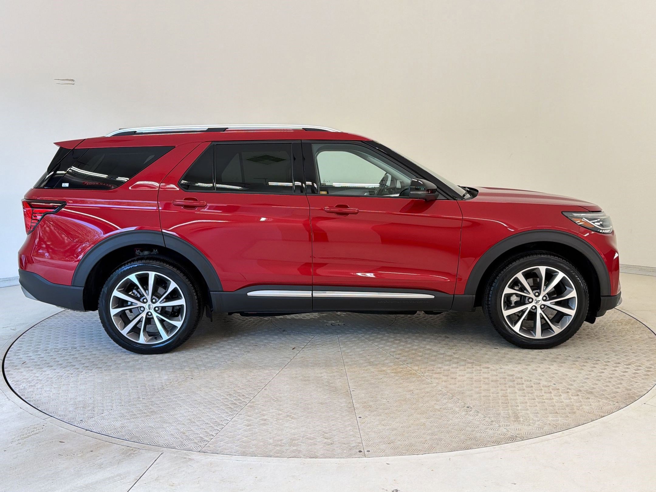 Certified 2025 Ford Explorer Platinum w/ Ultimate Package image 6