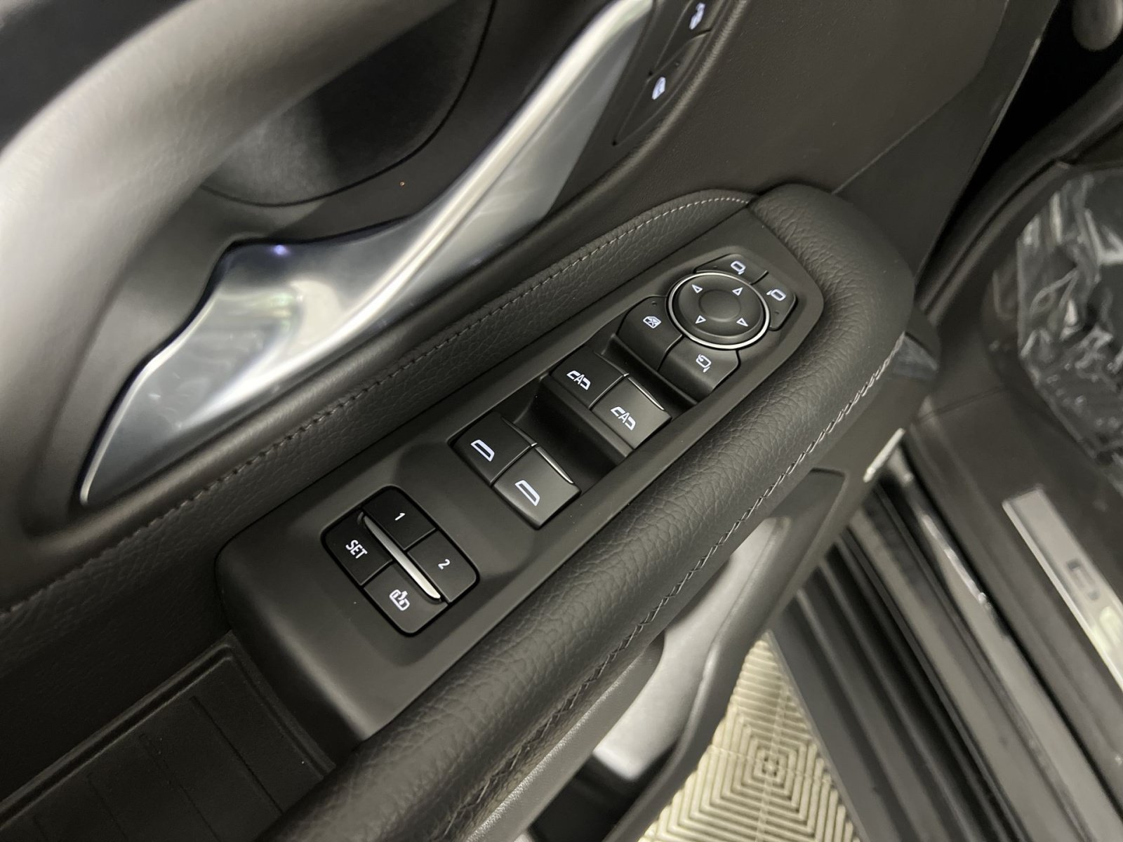 Used 2022 GMC Yukon Denali AWD/4WD image 15