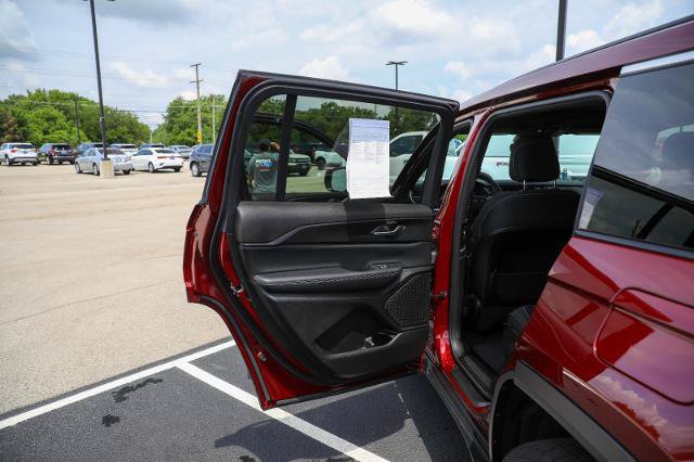 Used 2024 Jeep Grand Cherokee L Laredo w/ Luxury Tech Group I AWD/4WD image 24