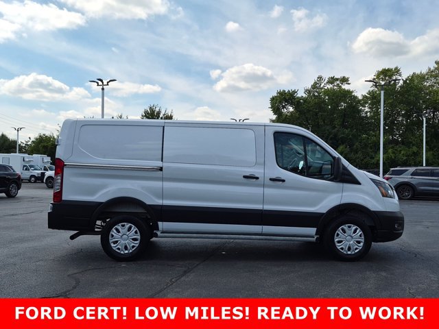 Certified 2025 Ford Transit 250 Low Roof w/ Exterior Upgrade Package RWD image 4