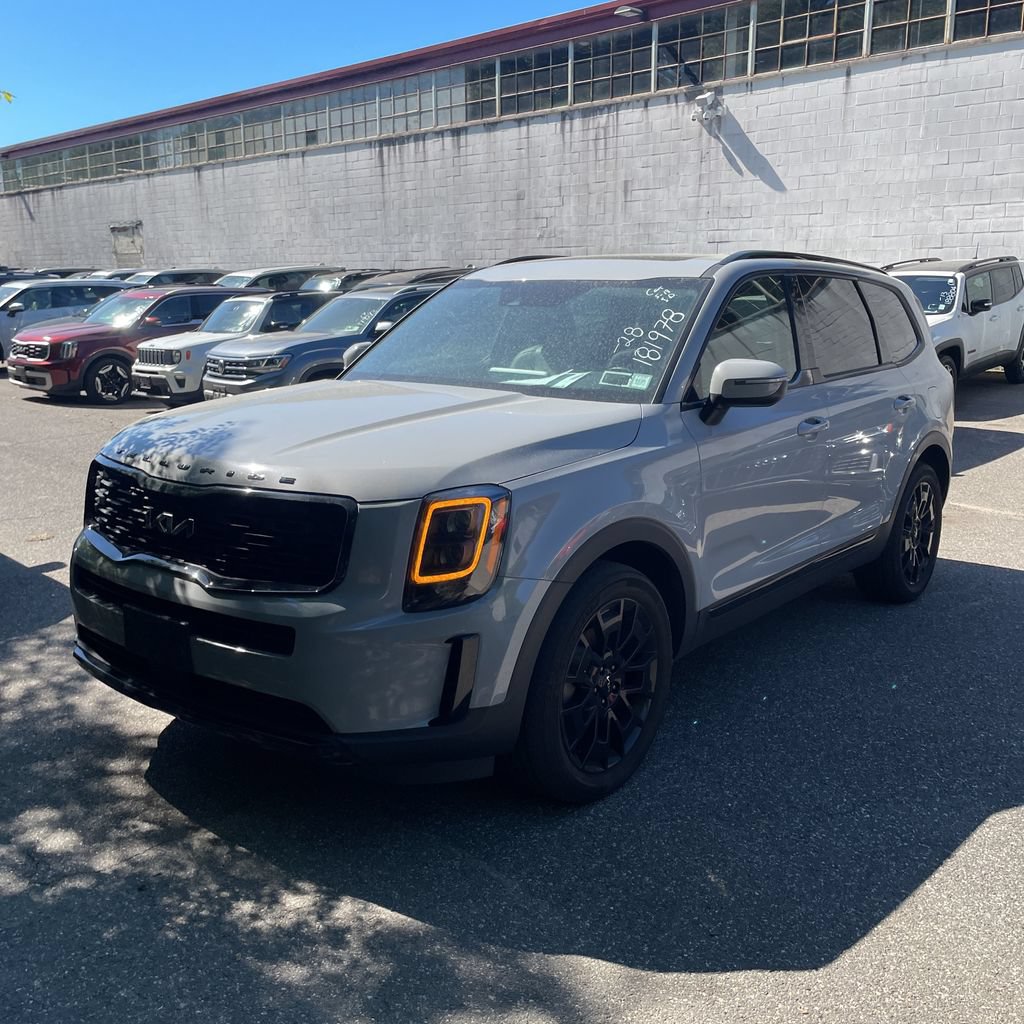 Used 2022 Kia Telluride EX w/ EX Premium Package AWD/4WD image 3