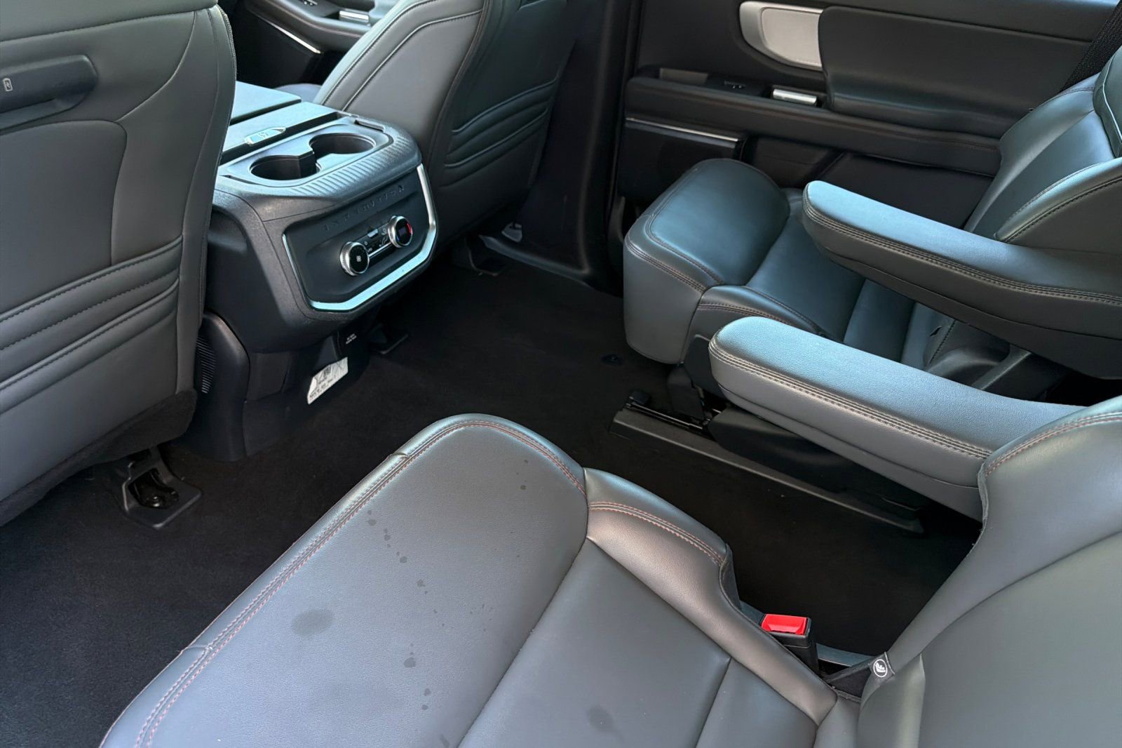 Certified 2025 Ford Expedition Active AWD/4WD image 13