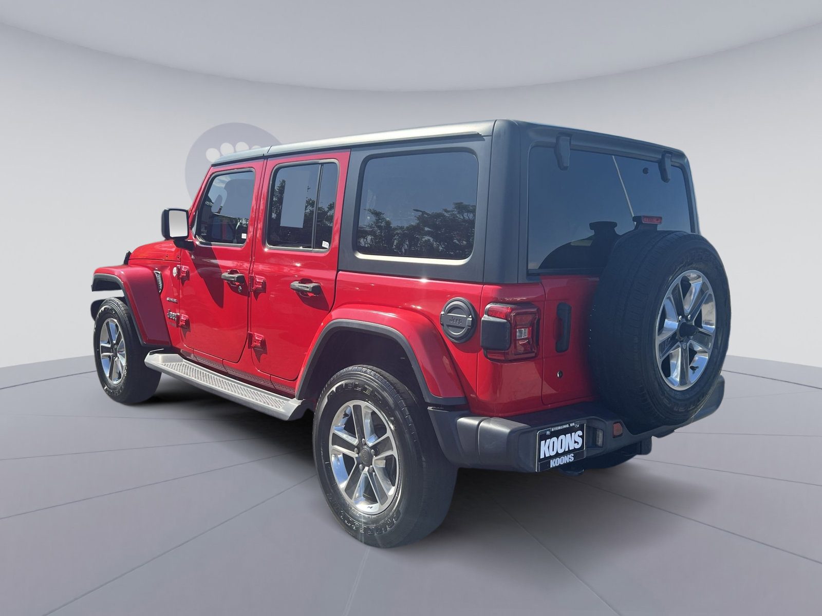 Used 2018 Jeep Wrangler Unlimited Sahara w/ Dual Top Group AWD/4WD image 14