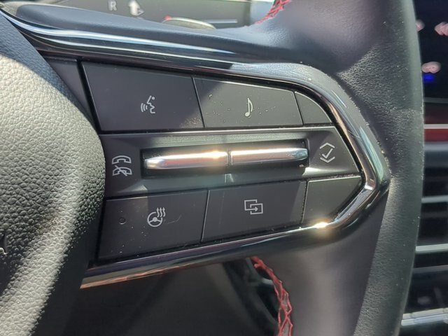 Used 2024 Chevrolet Traverse RS FWD image 19