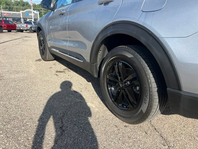 Certified 2023 Ford Explorer XLT w/ Equipment Group 202A AWD/4WD image 26