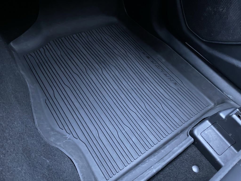 Certified 2025 Ford Explorer ST-Line image 8