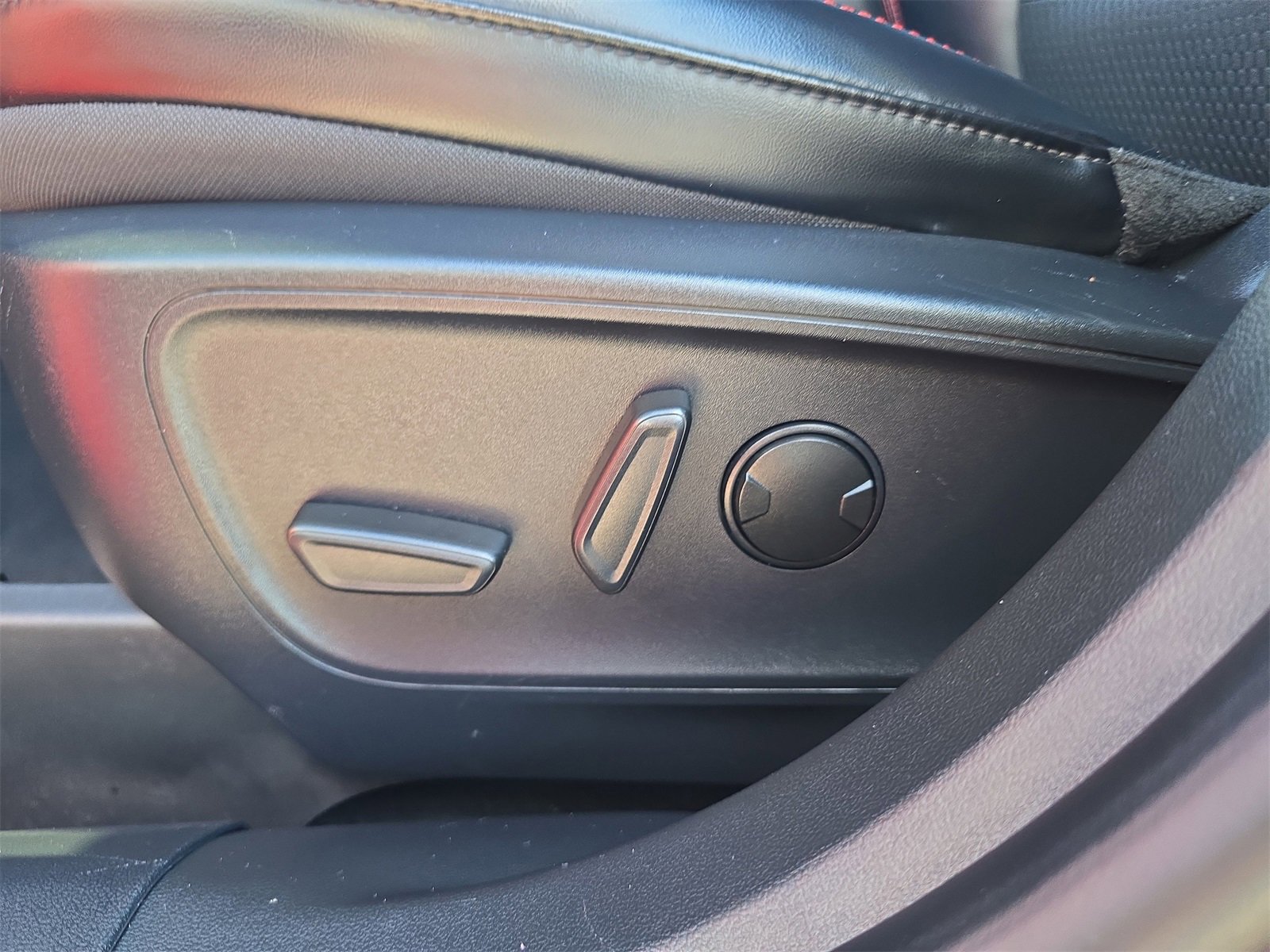 Certified 2024 Ford Escape ST-Line w/ Equipment Group 301A image 15