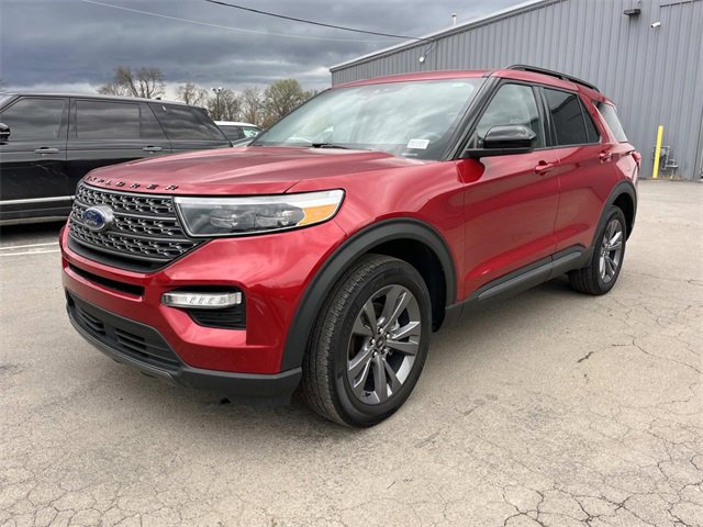 Certified 2022 Ford Explorer XLT w/ Equipment Group 202A image 7