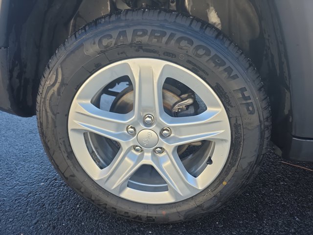 Used 2023 Jeep Compass Latitude w/ Sun and Sound Group image 11