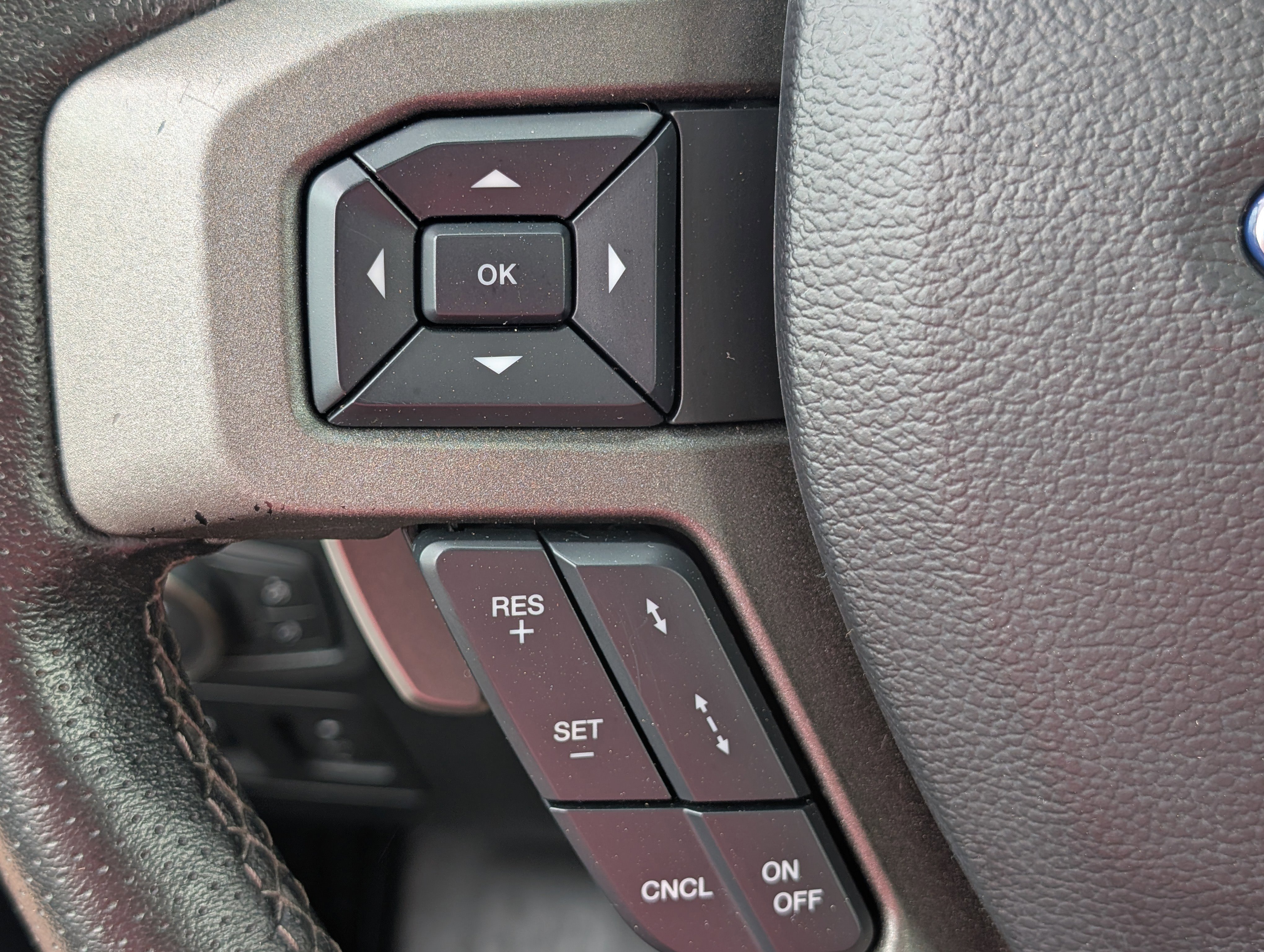 Certified 2019 Ford F150 Raptor w/ Equipment Group 802A Luxury image 22