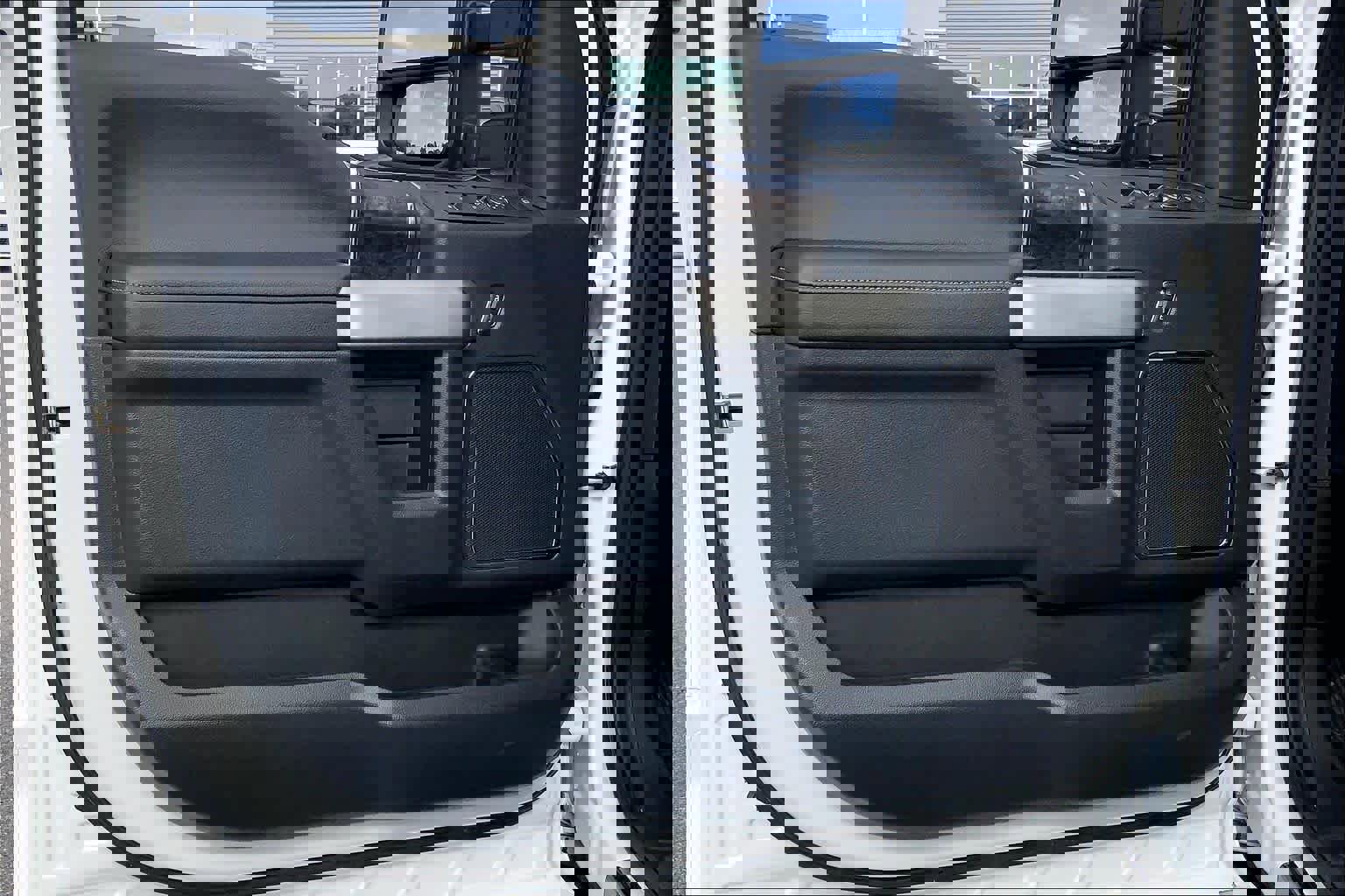 Certified 2022 Ford F250 Lariat w/ Tremor Off-Road Package image 22