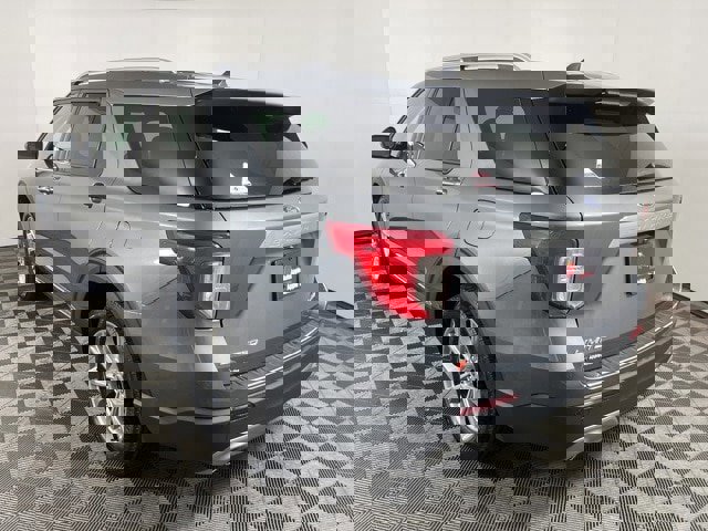 Certified 2023 Ford Explorer Limited w/ Equipment Group 301A image 3