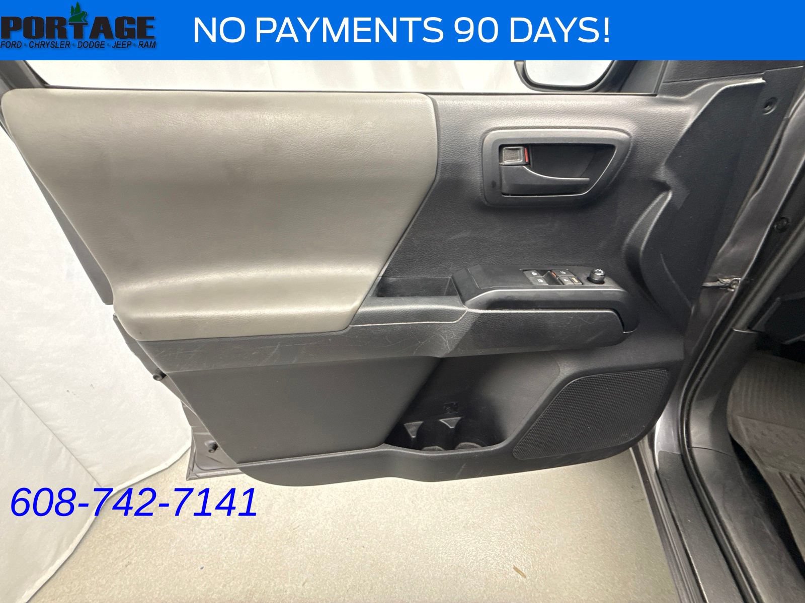 Used 2020 Toyota Tacoma SR AWD/4WD image 13