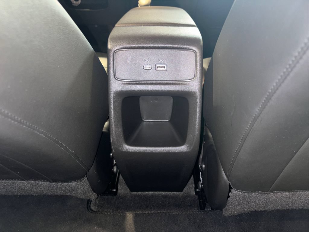 Used 2025 Chevrolet Trax RS w/ Sunroof Package FWD image 30
