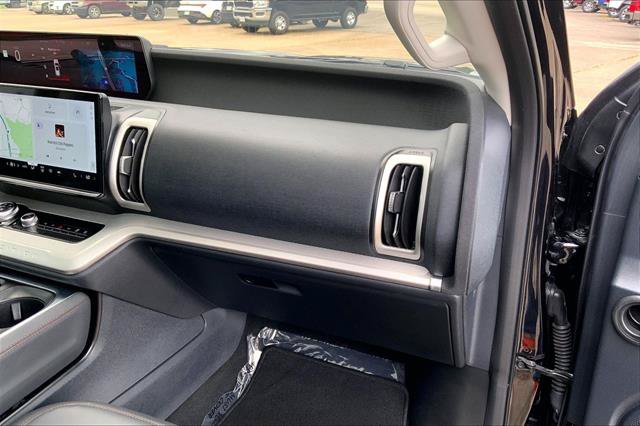 Certified 2025 Ford Expedition Active AWD/4WD image 15