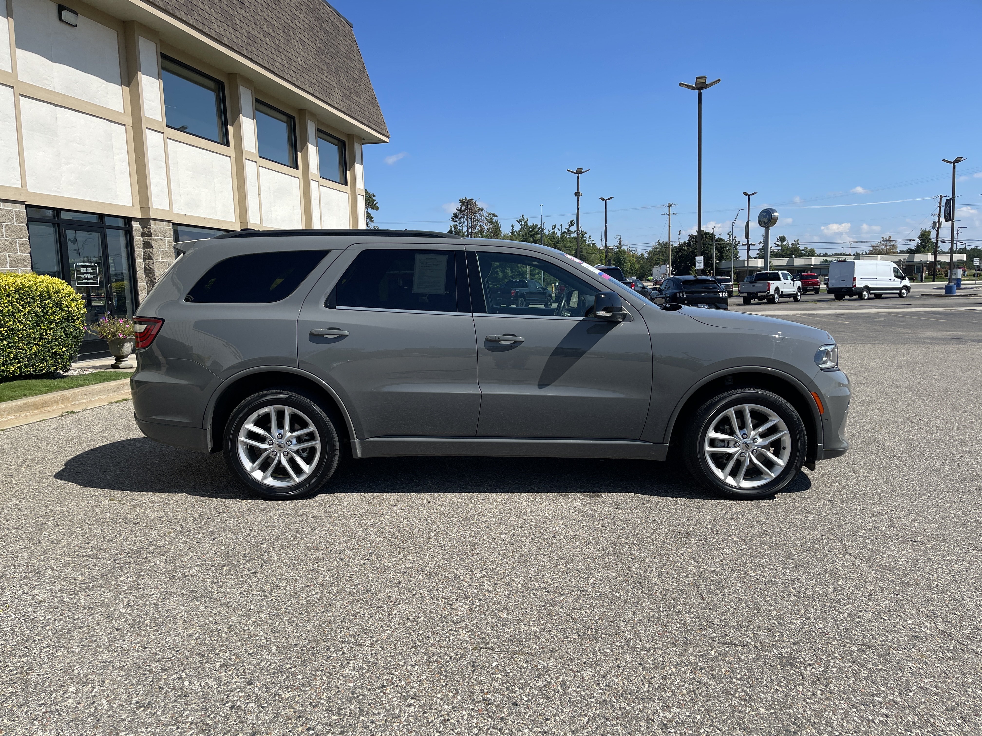 Used 2023 Dodge Durango GT AWD/4WD image 2