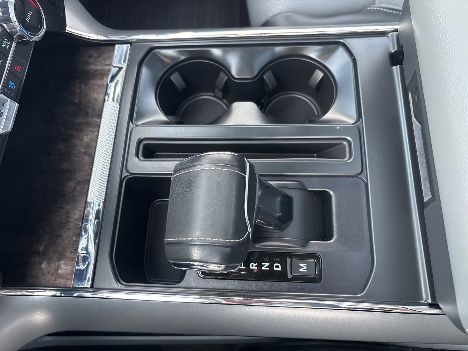 Certified 2022 Ford F150 Lariat w/ Equipment Group 502A High image 39