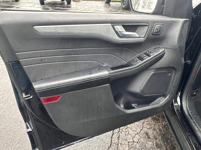 Certified 2024 Ford Escape Platinum w/ Class II Trailer Tow Package AWD/4WD image 30