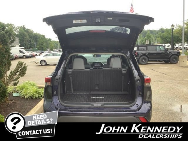 Used 2022 Toyota Highlander XLE AWD/4WD image 33
