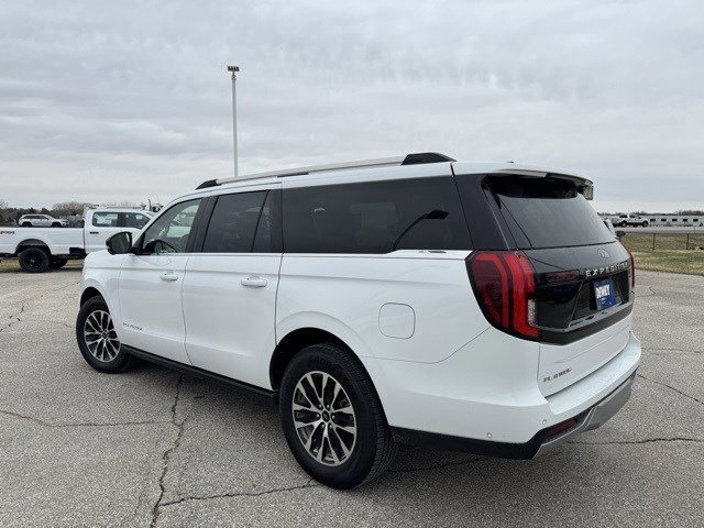 Certified 2025 Ford Expedition Max Platinum image 3
