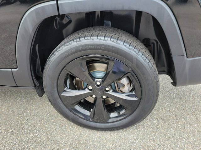 Used 2017 Jeep Cherokee High Altitude w/ Technology Group image 10