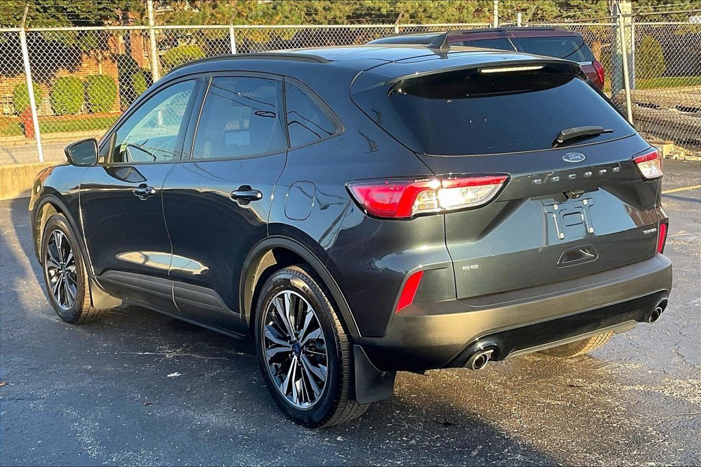 Certified 2022 Ford Escape SE w/ SE Sport Appearance Package AWD/4WD image 10