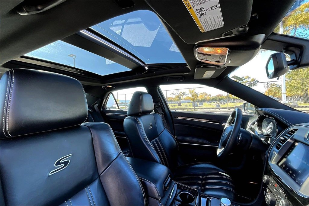 Used 2023 Chrysler 300 S image 21