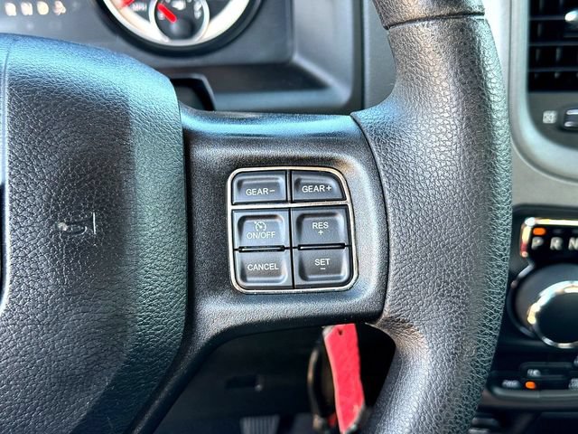 Used 2017 RAM 1500 Express AWD/4WD image 11