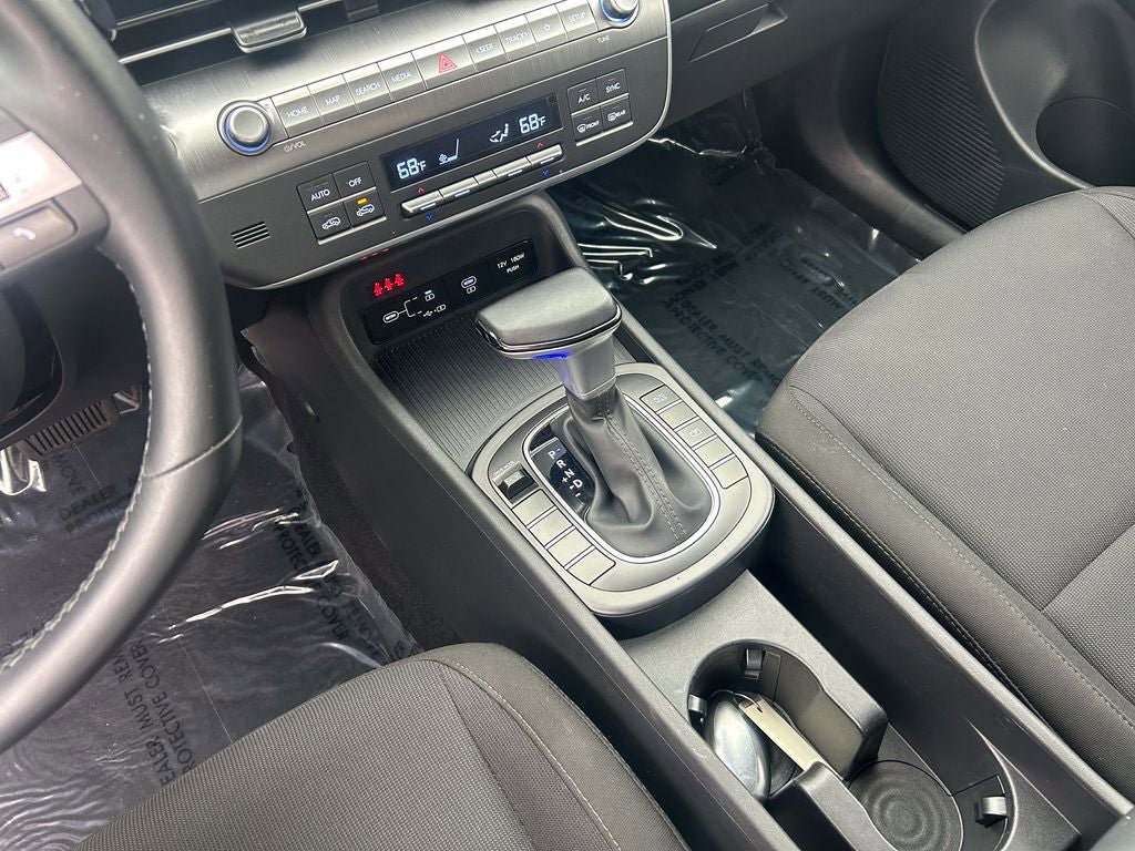 Used 2025 Hyundai Kona SEL FWD image 25