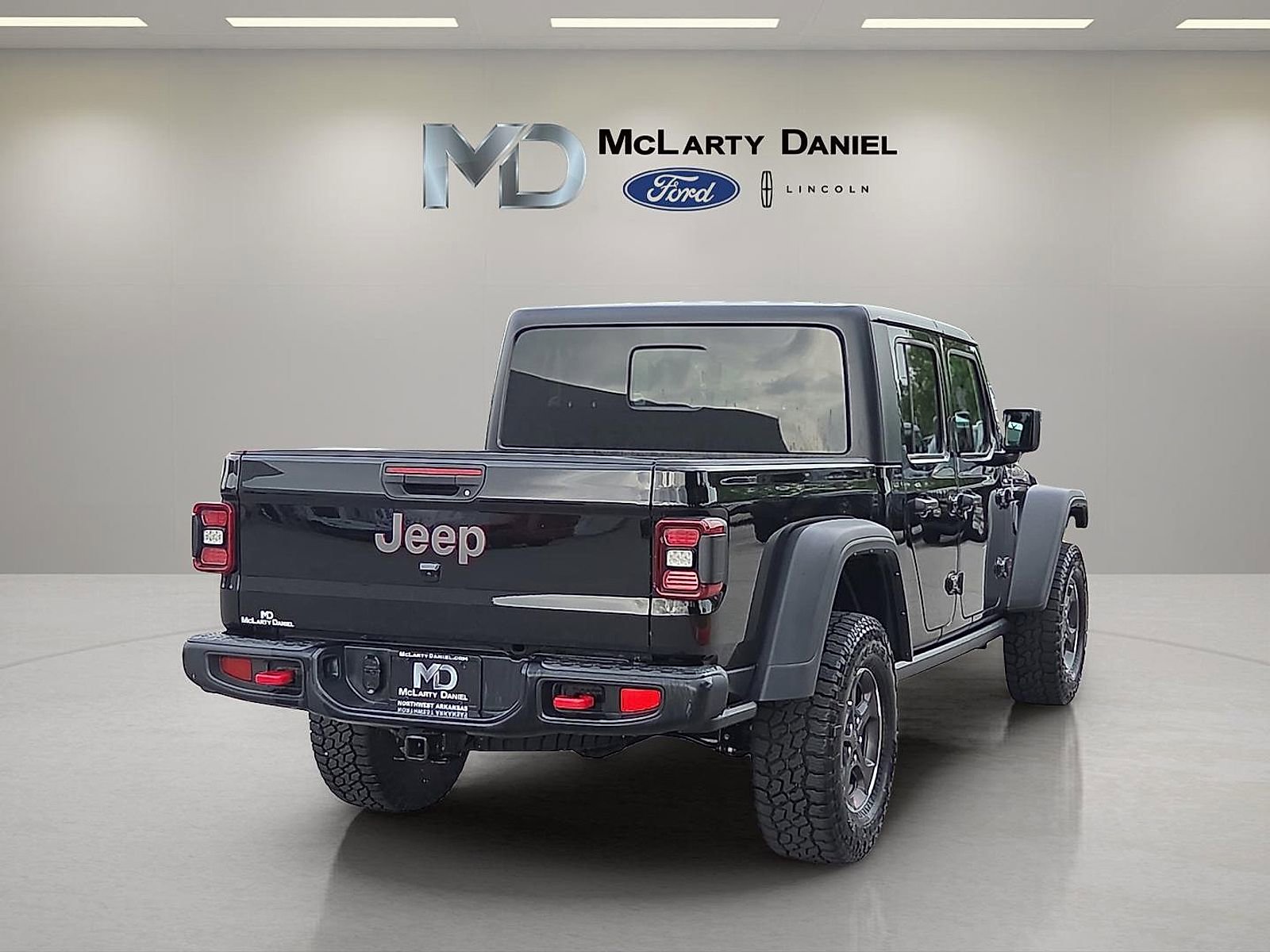 Used 2023 Jeep Gladiator Rubicon w/ LED Lighting Group AWD/4WD image 5